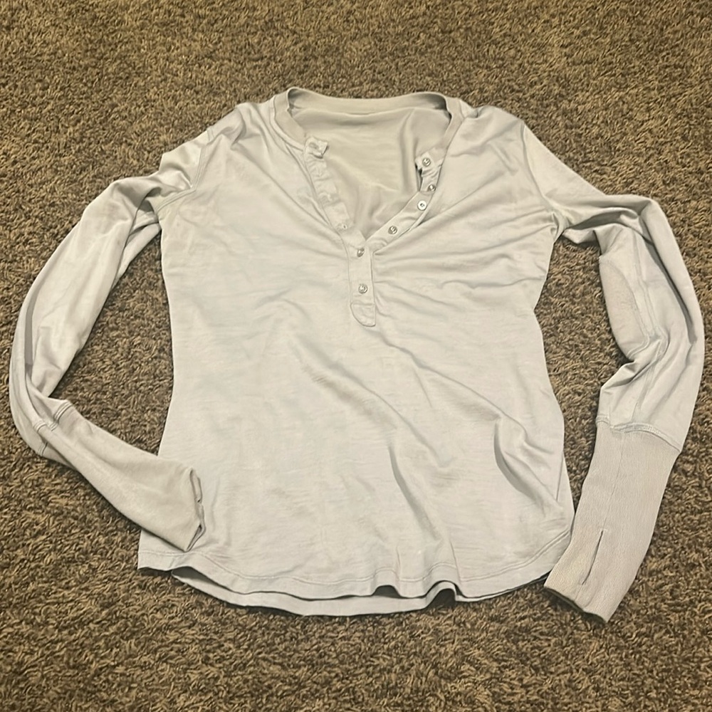 lululemon athletica Light Gray Long Sleeve Top